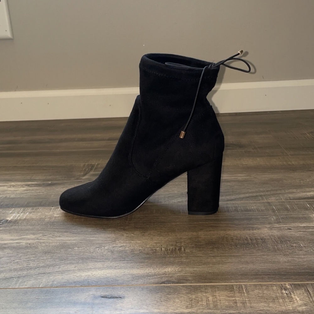 Chinese Laundry High Heeled Black Ankle Bootie - Picture 4 of 11